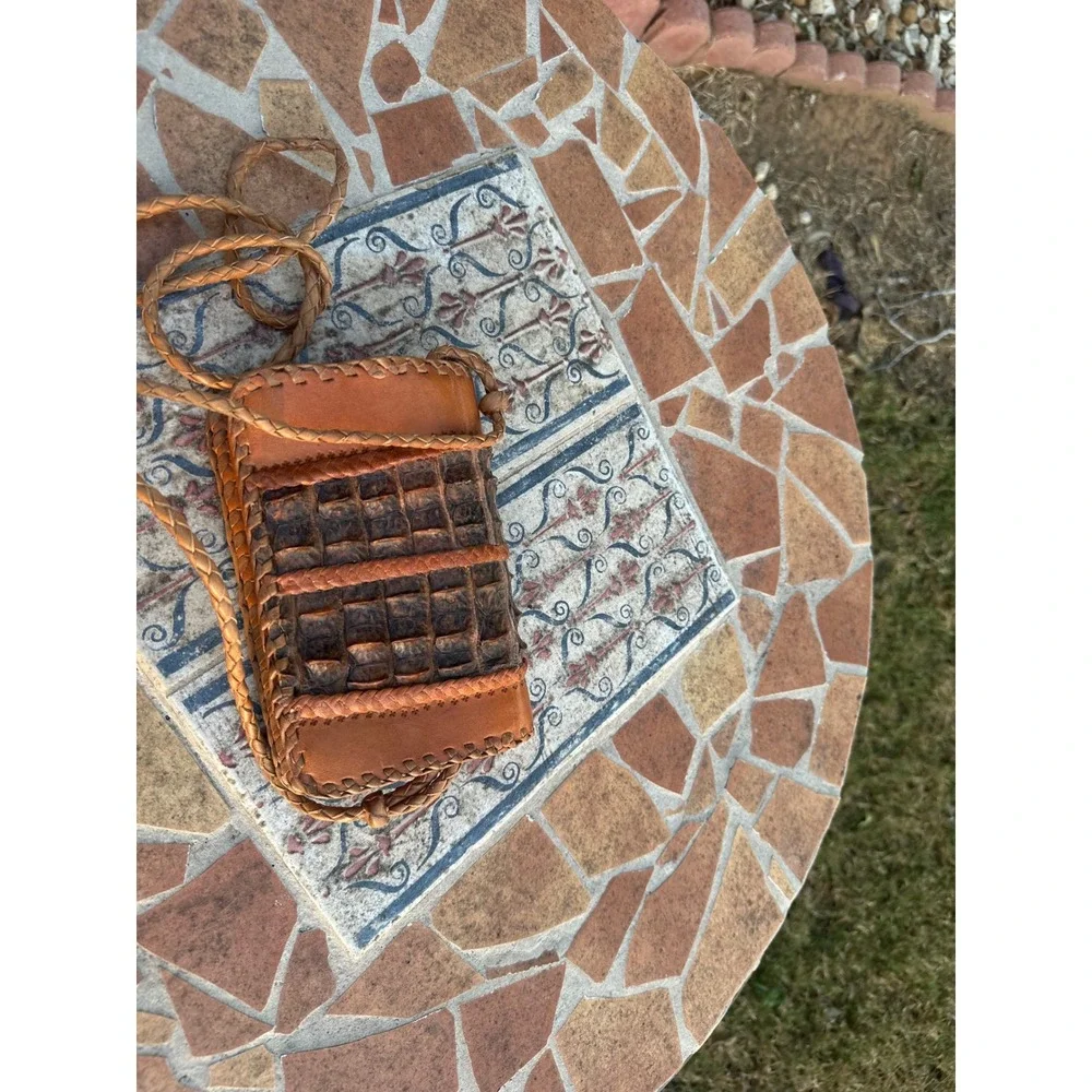 Vtg Handcrafted Western Leather Crossbody with Alligator/Caiman Style inlay